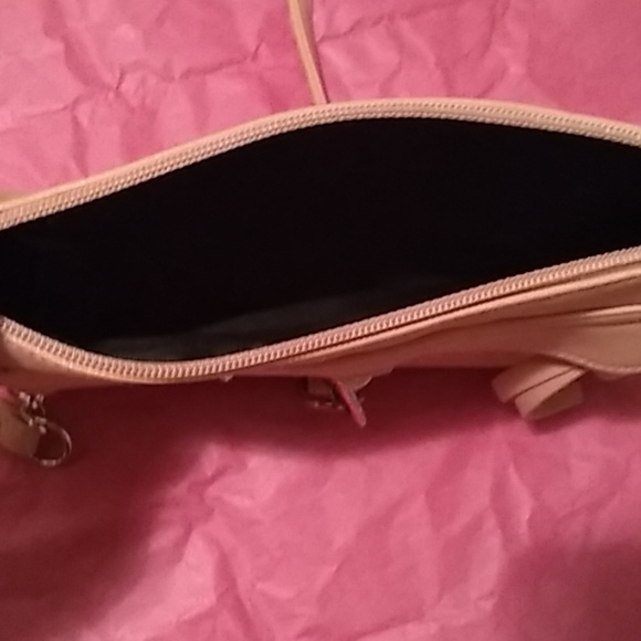 Bags - Picture 5 of 8